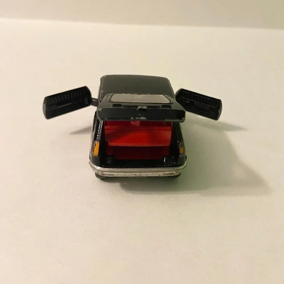 Vintage Lot of 2 Corgi Diecast Cars Jaguar XJS and  Renault 5 TS - Picture 13 of 15